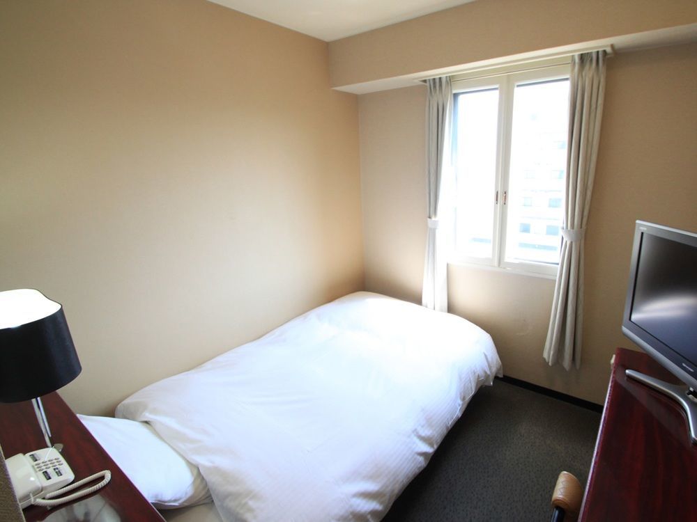 Apa Hotel Tsubamesanjo Ekimae מראה חיצוני תמונה