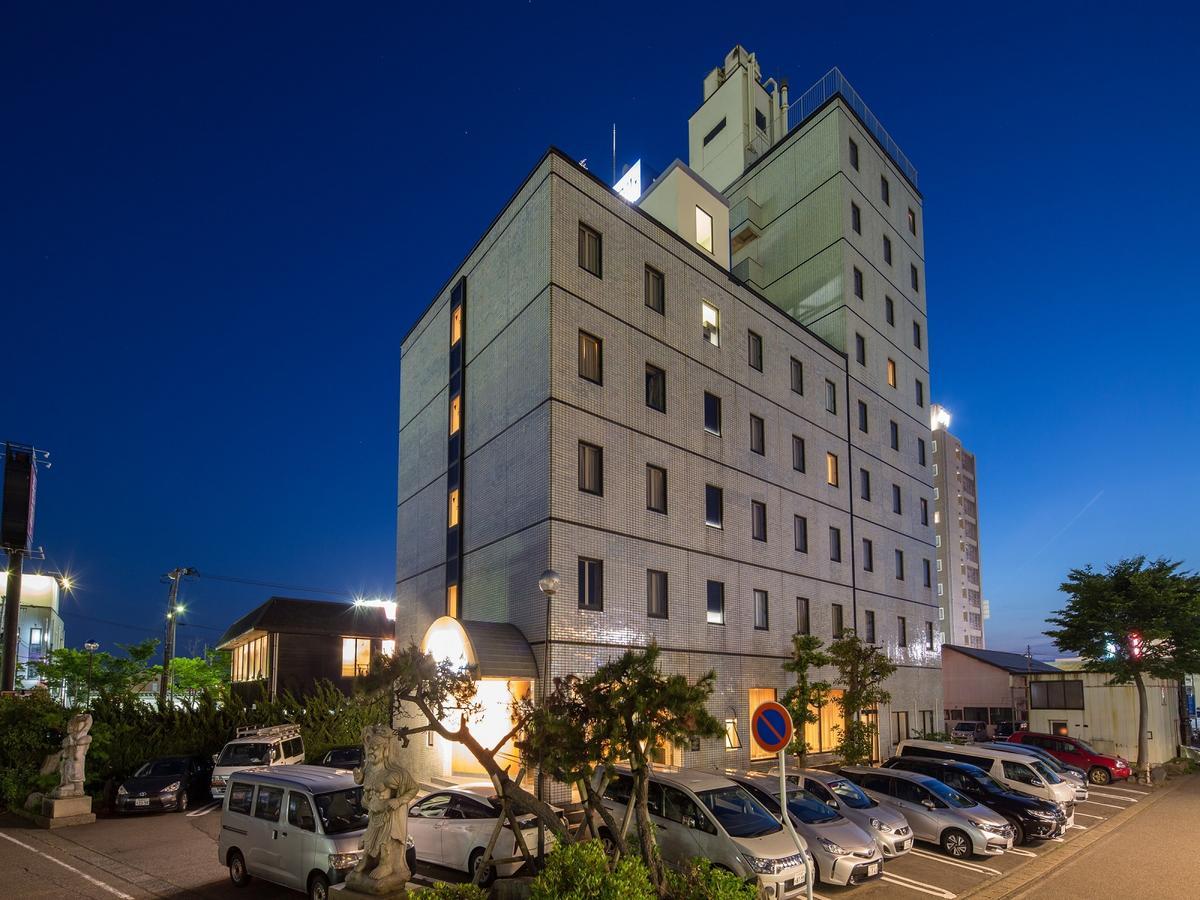 Apa Hotel Tsubamesanjo Ekimae מראה חיצוני תמונה