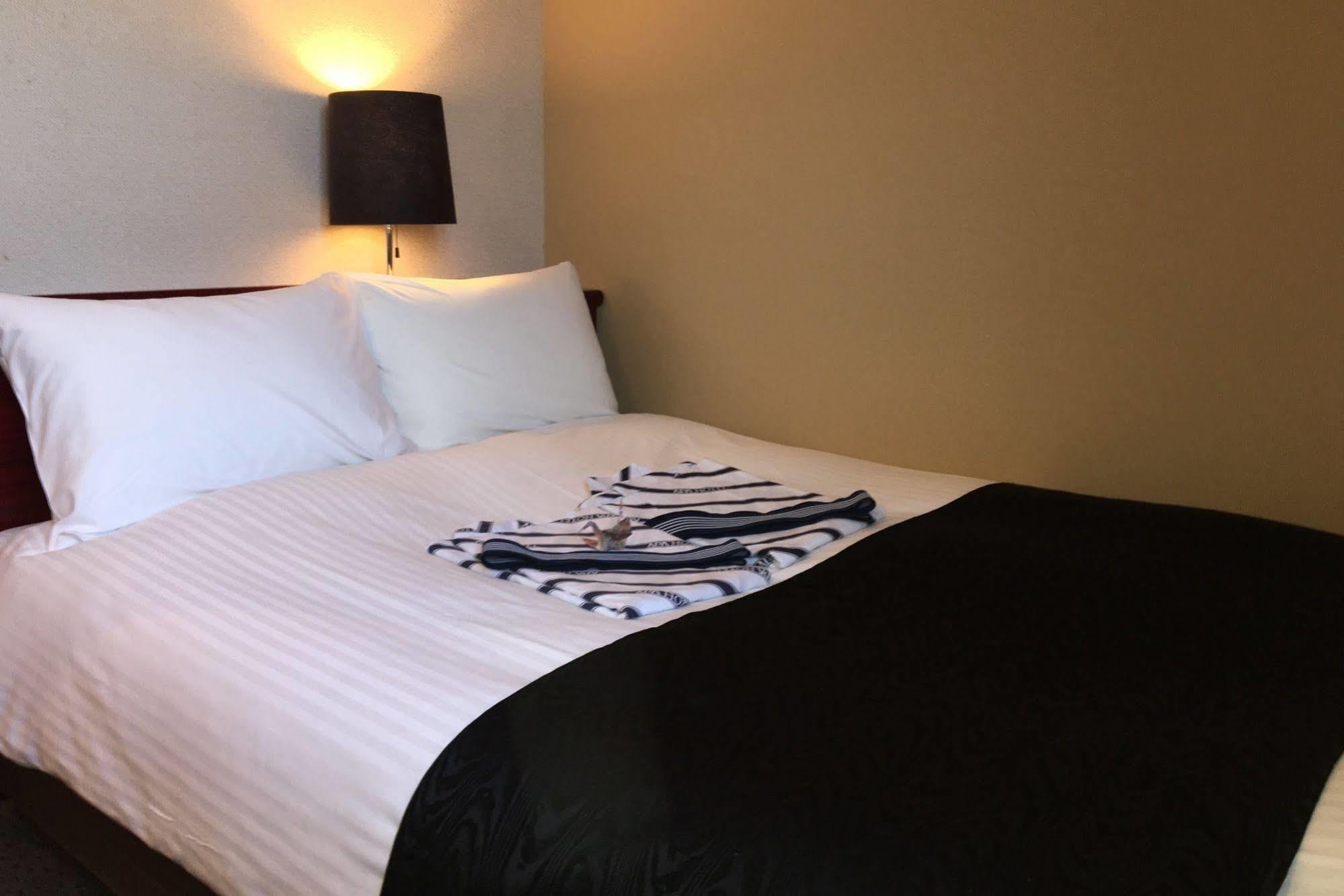 Apa Hotel Tsubamesanjo Ekimae מראה חיצוני תמונה